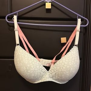 Beautiful Victoria Secret bra EUC